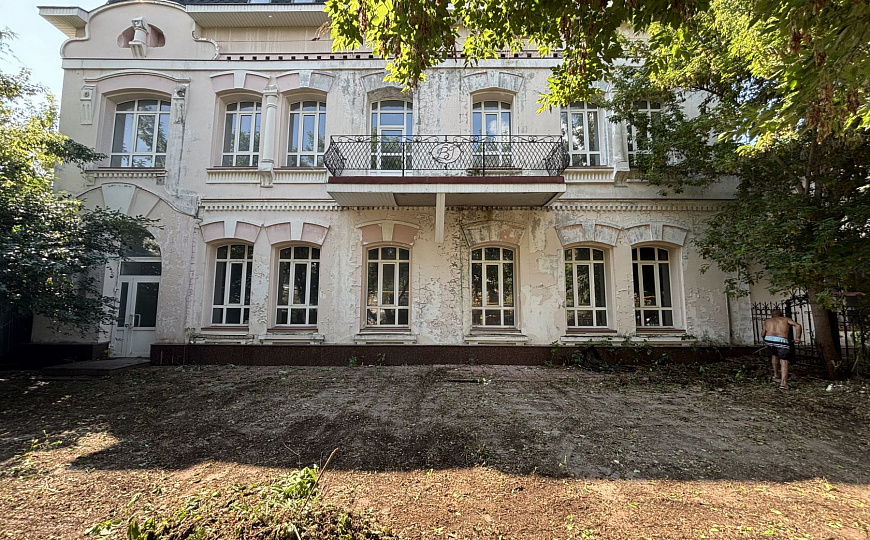 Здание 600 м2 на ул.Куйбышева на зем.участке 2,5 сотки фото