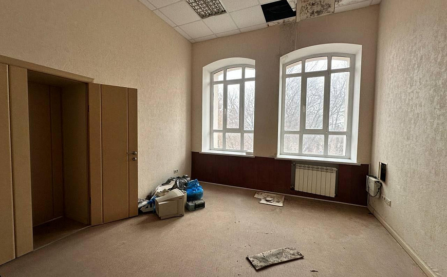 Здание 600 м2 на ул.Куйбышева на зем.участке 2,5 сотки фото