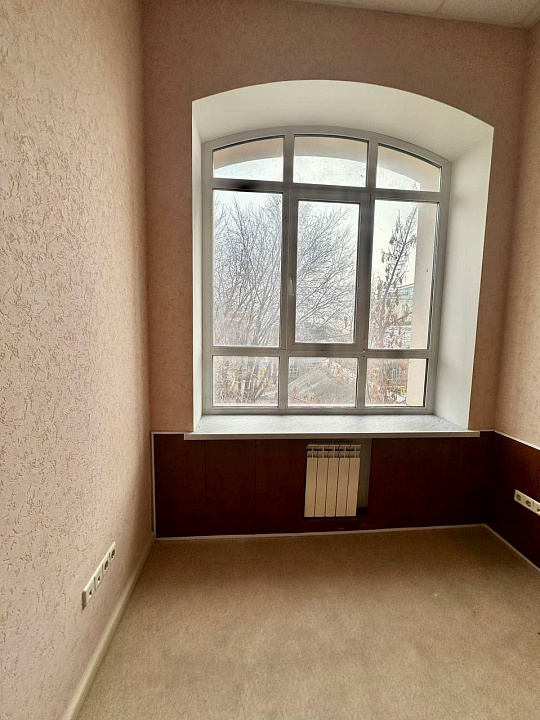 Здание 600 м2 на ул.Куйбышева на зем.участке 2,5 сотки фото