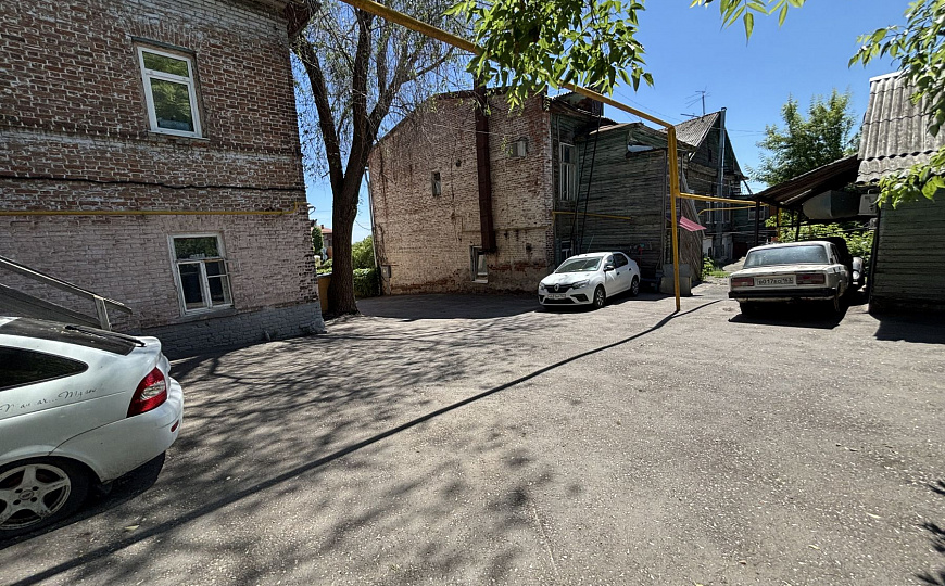 Здание 600 м2 на ул.Куйбышева на зем.участке 2,5 сотки фото