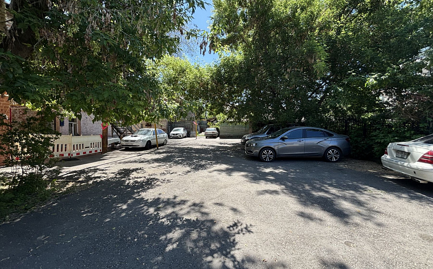 Здание 600 м2 на ул.Куйбышева на зем.участке 2,5 сотки фото