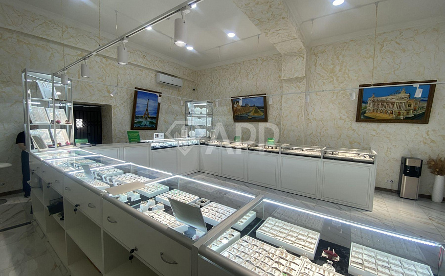 Ремонт.2Входа.Рядом 2 кофейни.Вкусно и точка, 73 м² фото