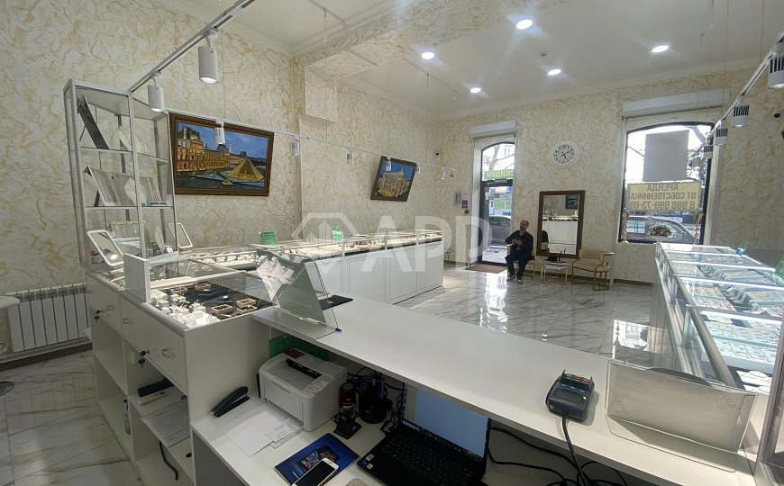 Ремонт.2Входа.Рядом 2 кофейни.Вкусно и точка, 73 м² фото