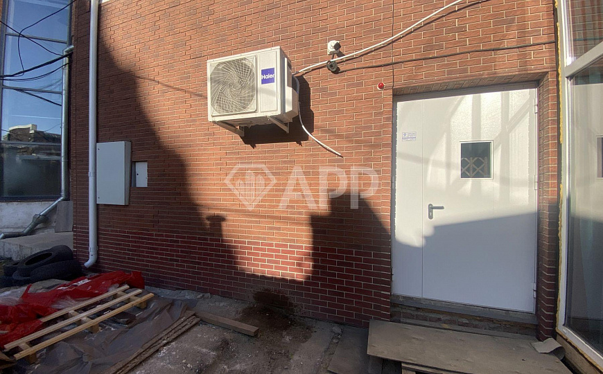 Ремонт.2Входа.Рядом 2 кофейни.Вкусно и точка, 73 м² фото