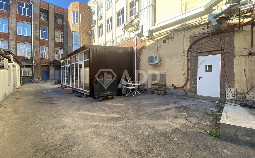 Ремонт.2Входа.Рядом 2 кофейни.Вкусно и точка, 73 м² фото