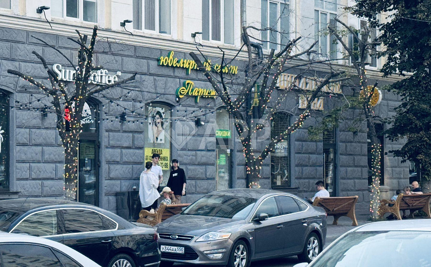 Ремонт.2Входа.Рядом 2 кофейни.Вкусно и точка, 73 м² фото