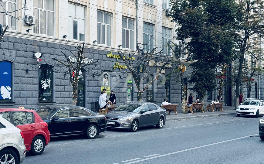 Ремонт.2Входа.Рядом 2 кофейни.Вкусно и точка, 73 м² фото