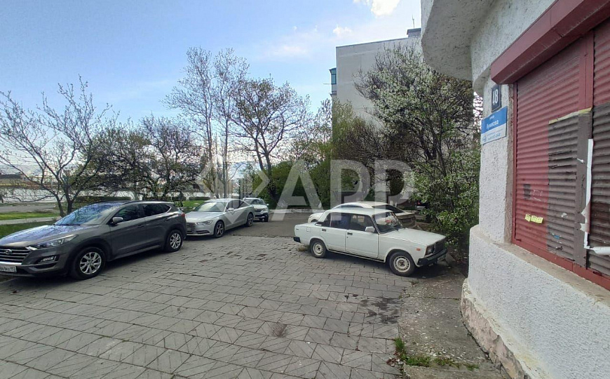 Сдам торговое помещение 342 м2 фото