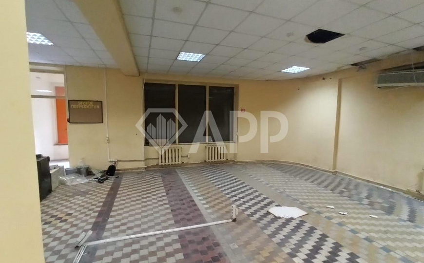 Сдам торговое помещение 342 м2 фото