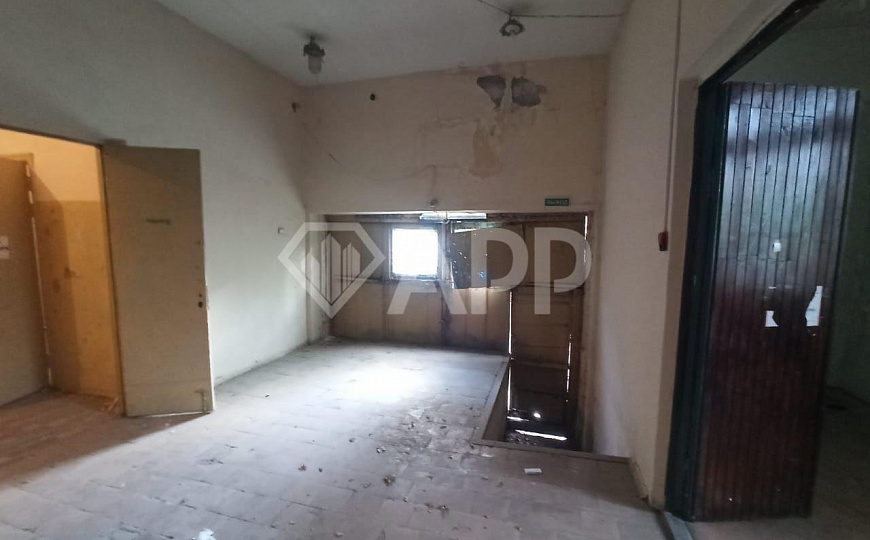 Сдам торговое помещение 342 м2 фото