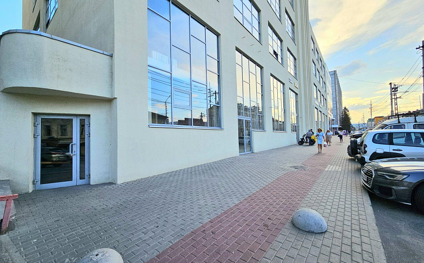 Торгово-офисное помещение 565 кв.м. фото