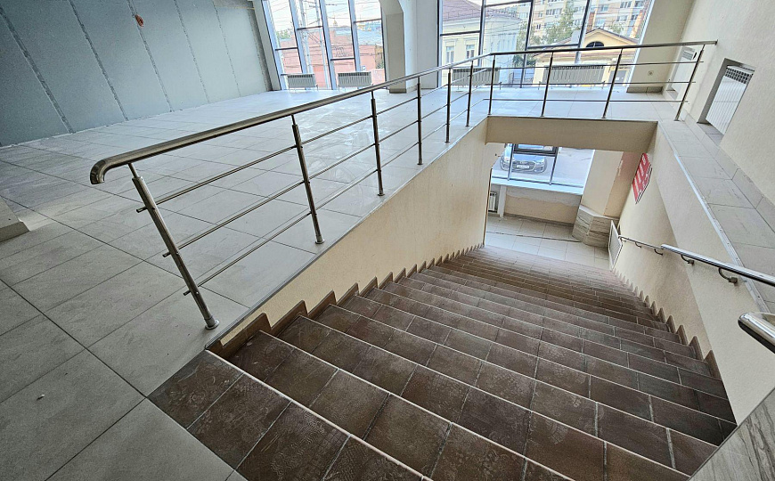 Торгово-офисное помещение 565 кв.м. фото