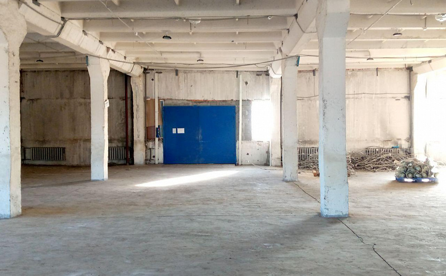 Помещение в отдельно стоящем здании, 2 500 м² фото