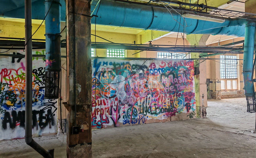 Продажа пром парка в Москве, 10320м2 здания, зу 2,5 га фото