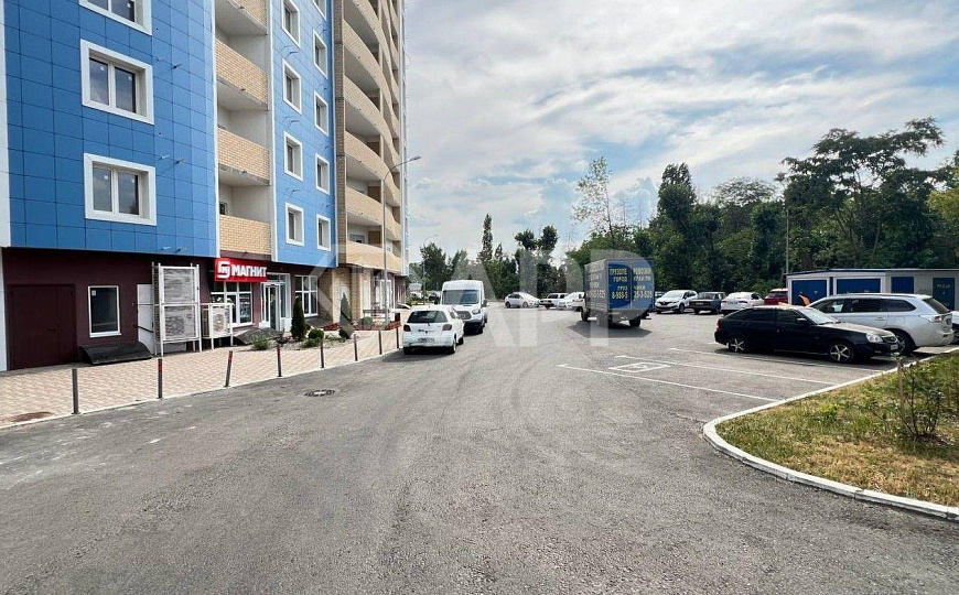 Продаю торговое помещение, 159,14 м² фото