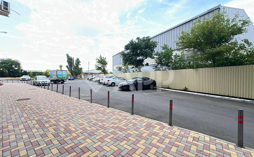 Продаю торговое помещение, 264,7 м² фото