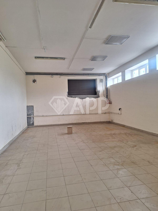 Сдам торговое помещение, 350 м² фото