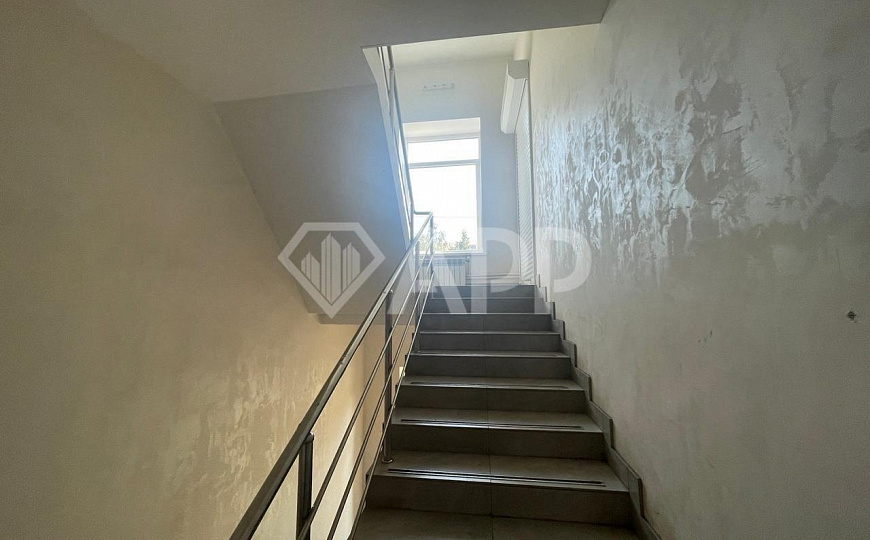 Cдаю отдельно стоящее здание у метро. фото