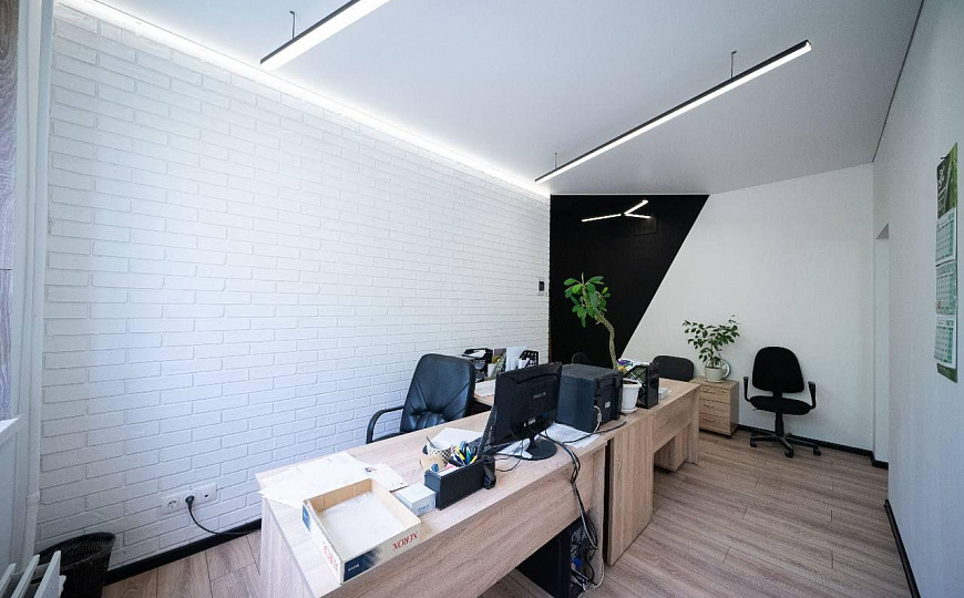 Стильный офис с мокрой точкой фото