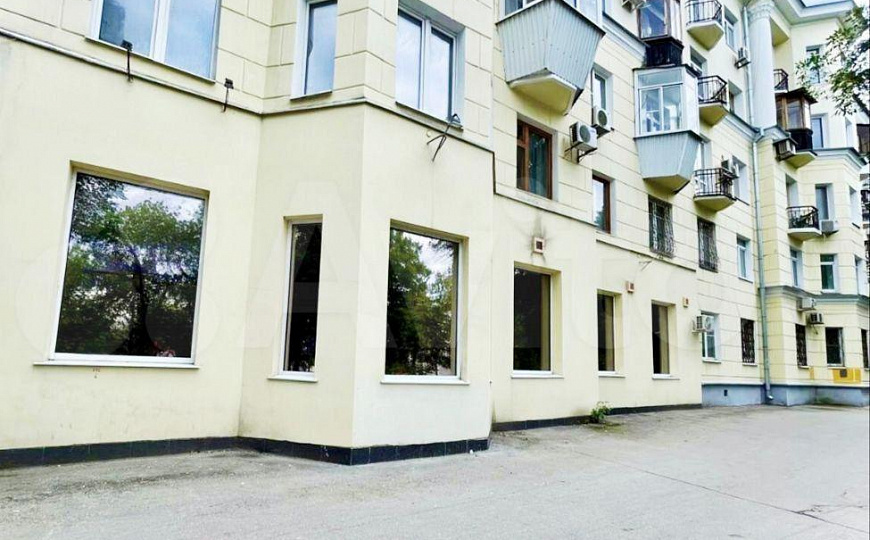 Помещение 407м² на «Набережной» с высоким трафиком фото