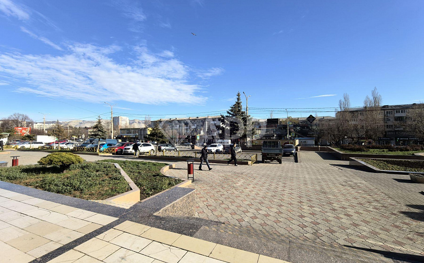 Сдаю торговое помещение, 290 м² фото