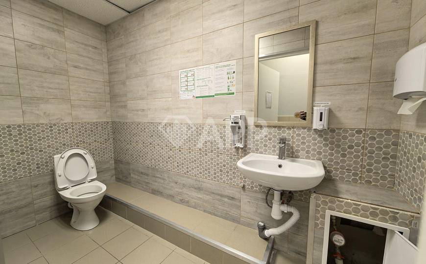 Сдаю торговое помещение, 290 м² фото