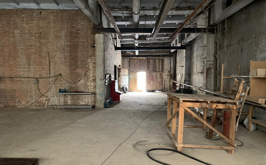 Производственное помещение, 1 000 м² фото