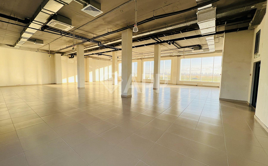 Сдаю торговое помещение, 296, 4 м² фото