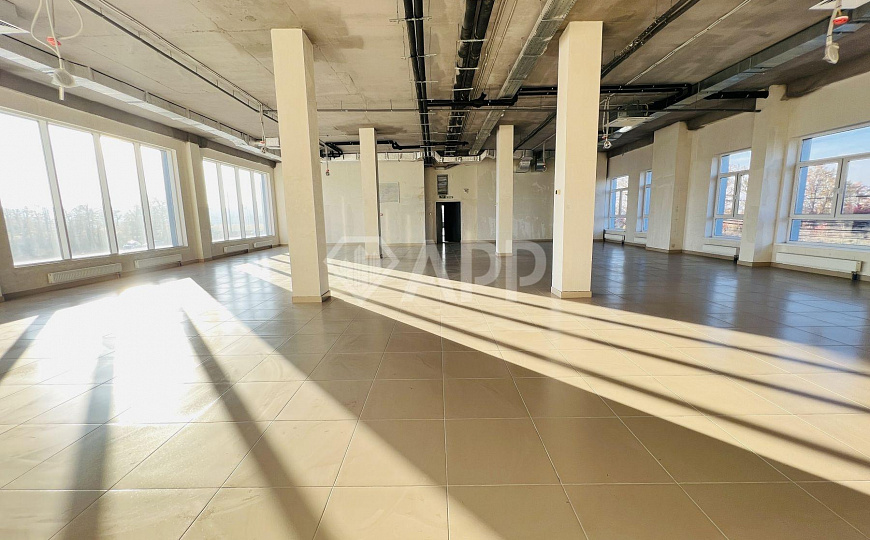 Сдаю торговое помещение, 296, 4 м² фото