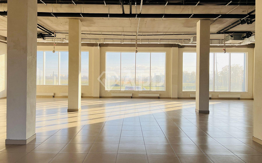 Сдаю торговое помещение, 296, 4 м² фото