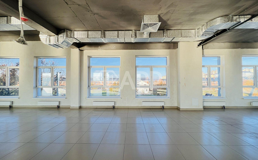 Сдаю торговое помещение, 296, 4 м² фото