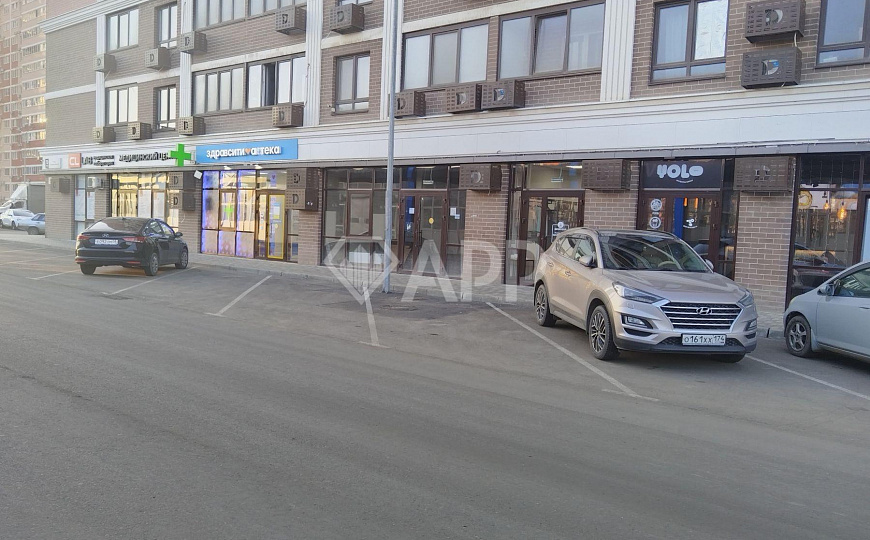 Сдаю торговое помещение, 96,6 м² фото