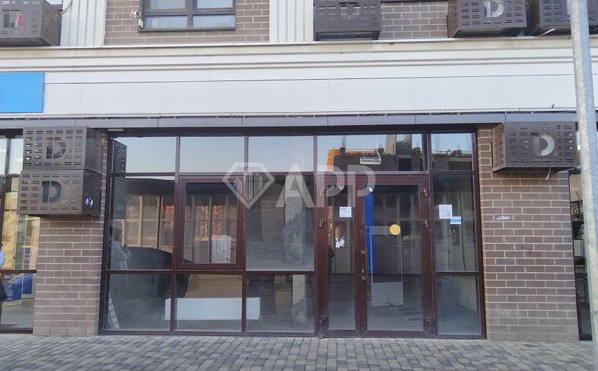 Сдаю торговое помещение, 96,6 м² фото