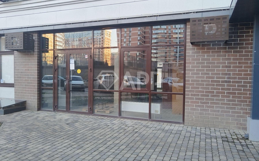 Сдаю торговое помещение, 96,6 м² фото