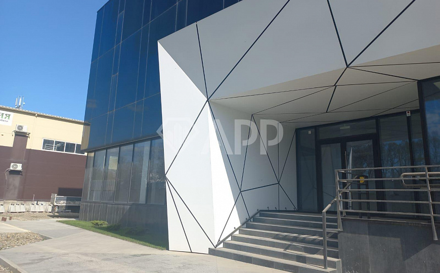 Сдам торговое помещение, 746 м² фото