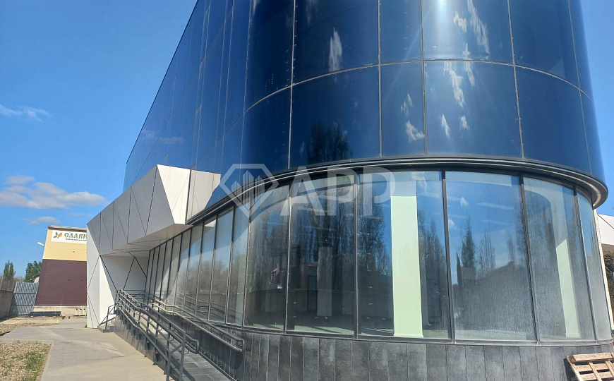 Сдам торговое помещение, 746 м² фото