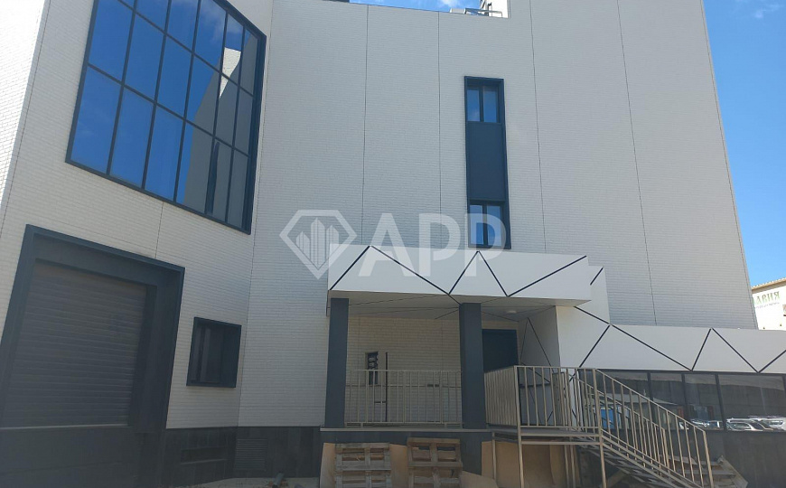 Сдам торговое помещение, 746 м² фото