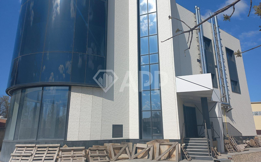 Сдам торговое помещение, 746 м² фото