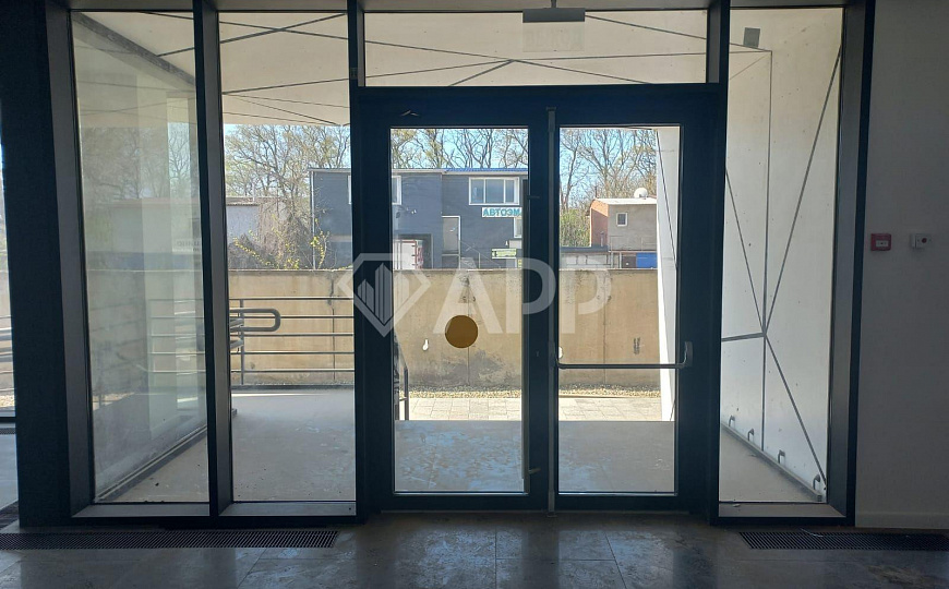 Сдам торговое помещение, 746 м² фото