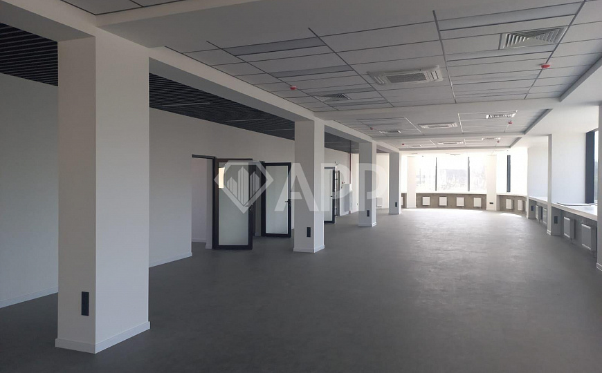 Сдам торговое помещение, 746 м² фото