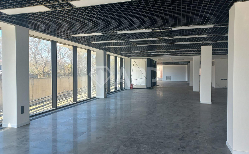 Сдам торговое помещение, 746 м² фото