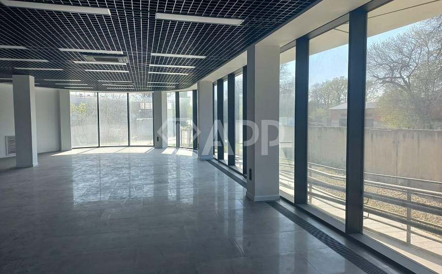 Сдам торговое помещение, 746 м² фото