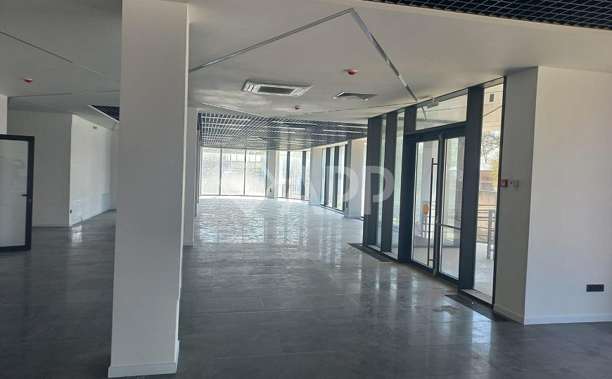 Сдам торговое помещение, 746 м² фото