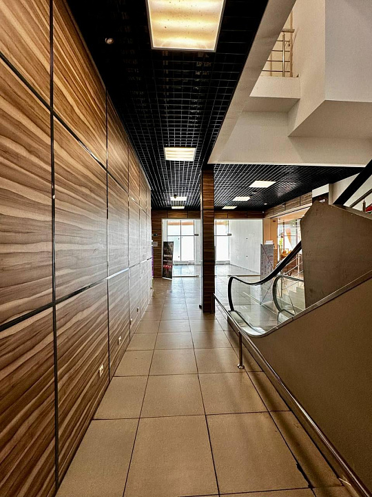 Продажа ТЦ «Мир» 3577 м2 в Автозаводском районе г.Тольятти фото