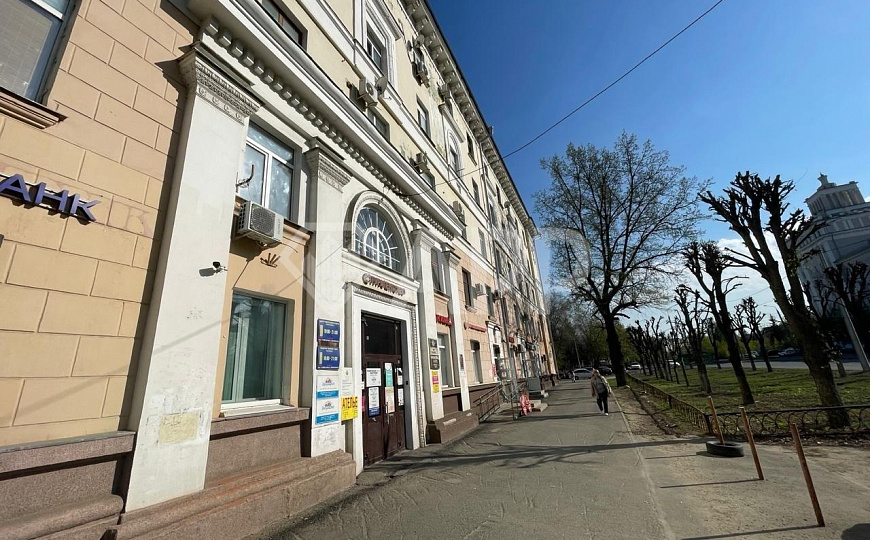 Продам помещение с арендатором рядом с метро. фото