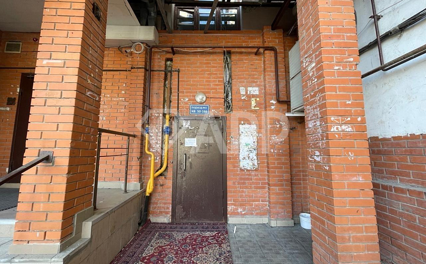 Продам помещение с арендатором рядом с метро. фото