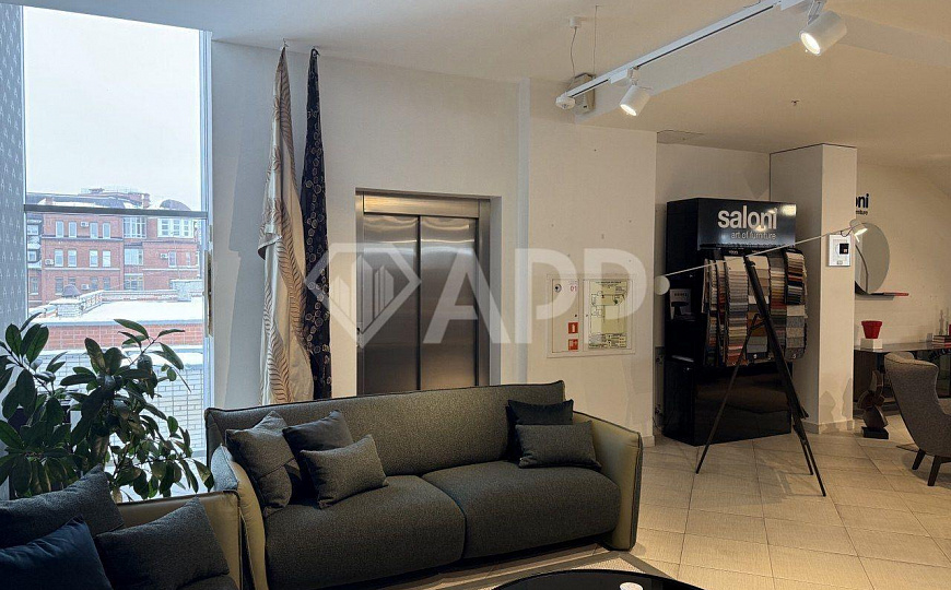 Элитное помещение 420 м² в центре города для успешного бизнеса фото