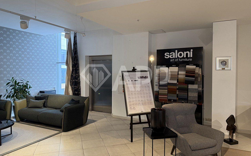 Элитное помещение 420 м² в центре города для успешного бизнеса фото