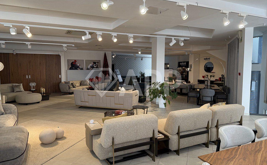 Элитное помещение 420 м² в центре города для успешного бизнеса фото