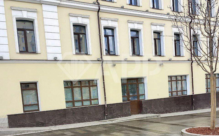 Свободного назначения 300 м2 под ресторан в центре в 4* Гостинице фото